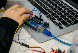 ورشة عمل مقدمة إلى Arduino - كلية الهندسة (مقر أبوظبي)