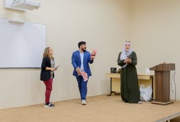 إفطار جماعي للموظفين 